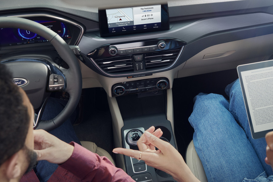 2021 Ford Shop Escape - Technology