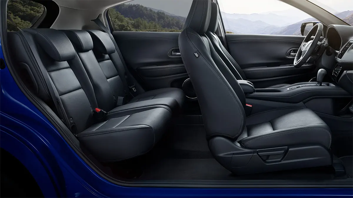 2022 Honda HR-V Design 2022 HR-V interior cutaway shot from passenger side