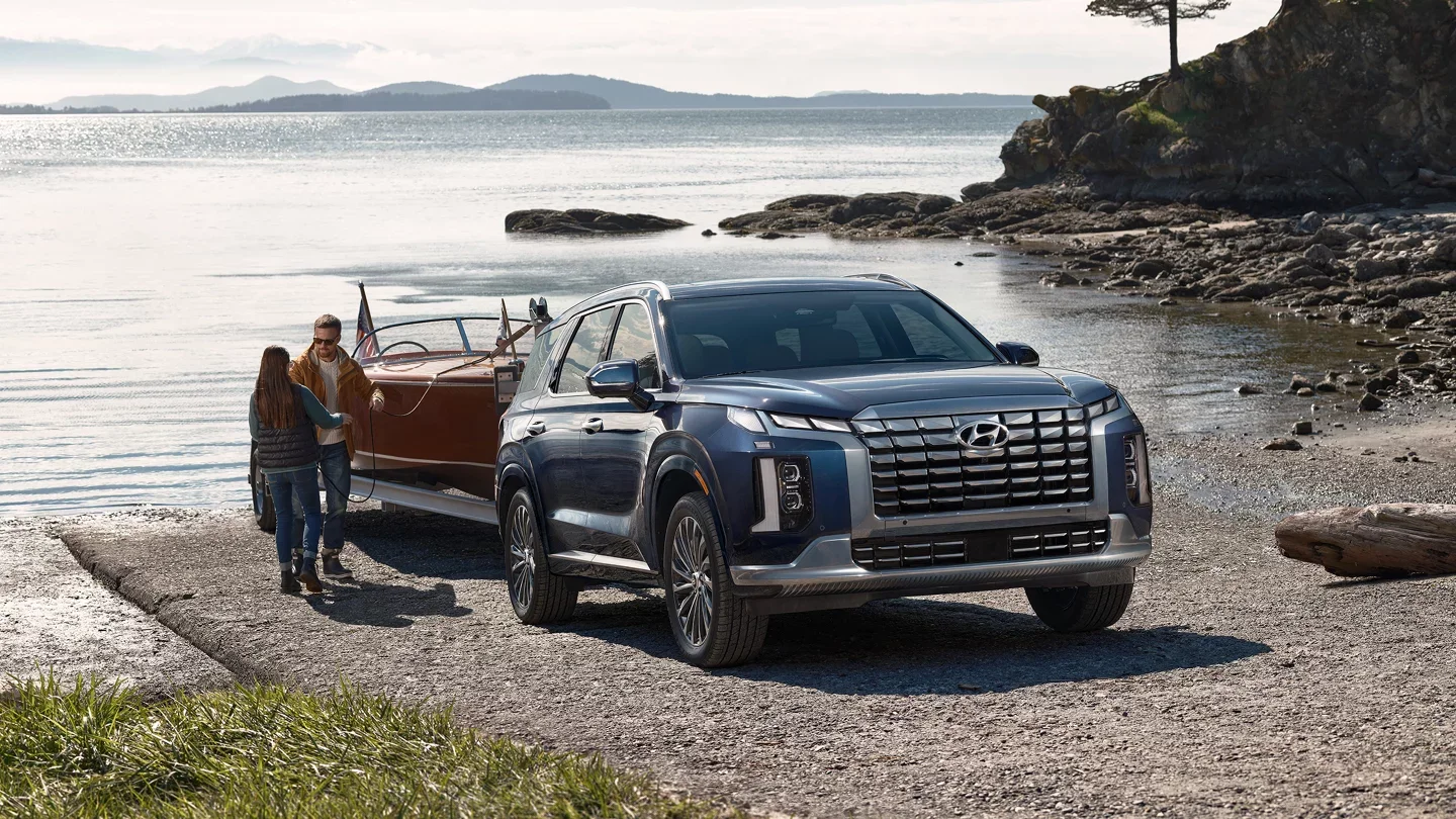 2024 Hyundai Palisade - Performance 2024 Hyundai Palisade towing boat out of water