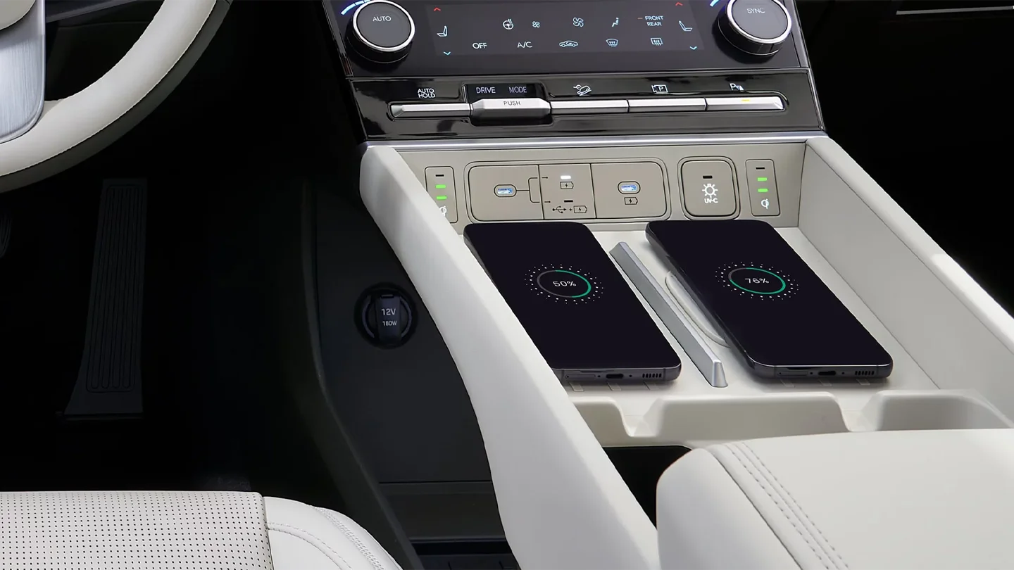 2024 Santa Fe - Tech Dual Wireless Phone Charging