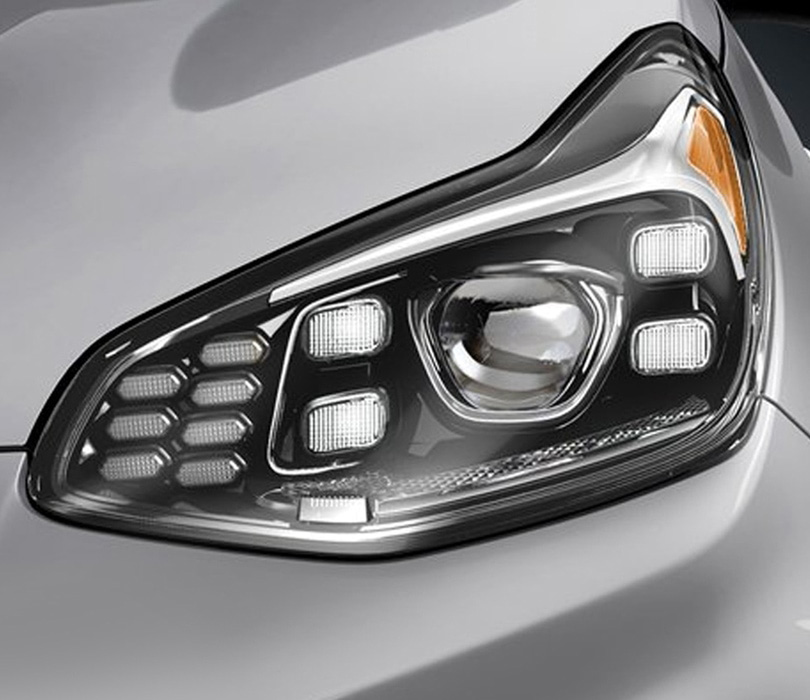 2021 Kia Sportage - Design 2021 Kia Sportage Headlights Closeup