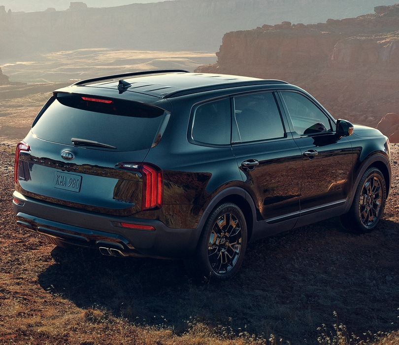 2021 Kia Telluride - Nightfall Edition Telluride Nightfall Edition On Desert Cliff