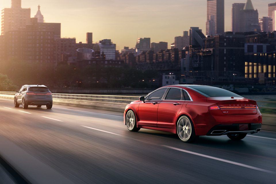 2020 Lincoln MKZ - Performance 2020 Lincoln MKZ Towing Driving on Highway