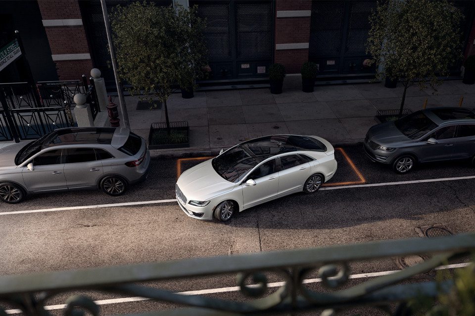2020 Lincoln MKZ - Technology 2020 Lincoln MKZ Parking on Street