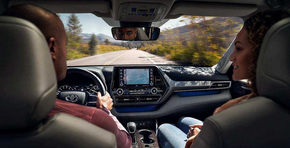 2020 Toyota Highlander Hybrid - Split level in-dash storage trays 2020 Toyota Highlander Hybrid - Split level in-dash storage trays