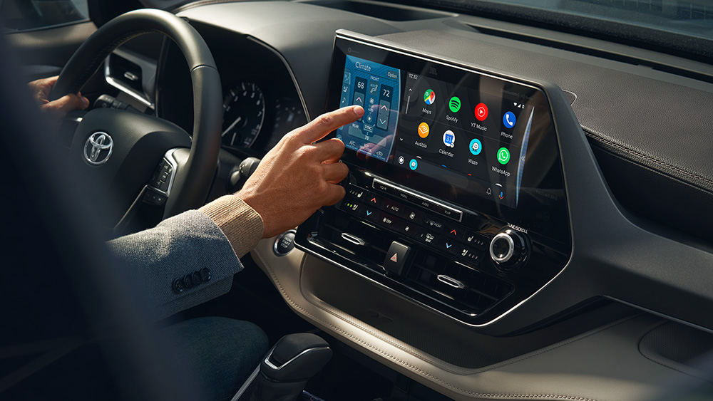 2020 Toyota Highlander Hybrid - 12.3-in. touch-screen display 2020 Toyota Highlander Hybrid - 12.3-in. touch-screen display