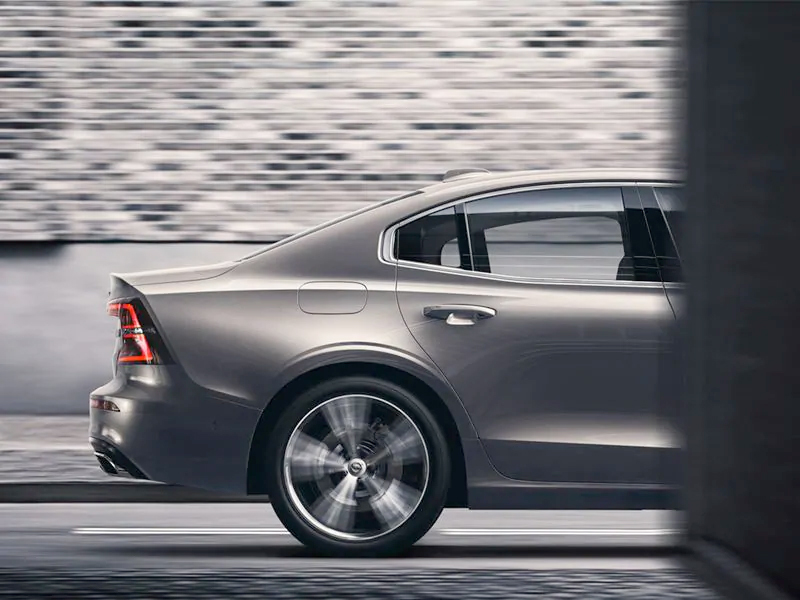 2020 Volvo S60 - Drive-E Powertrains 2020 Volvo S60 Driving