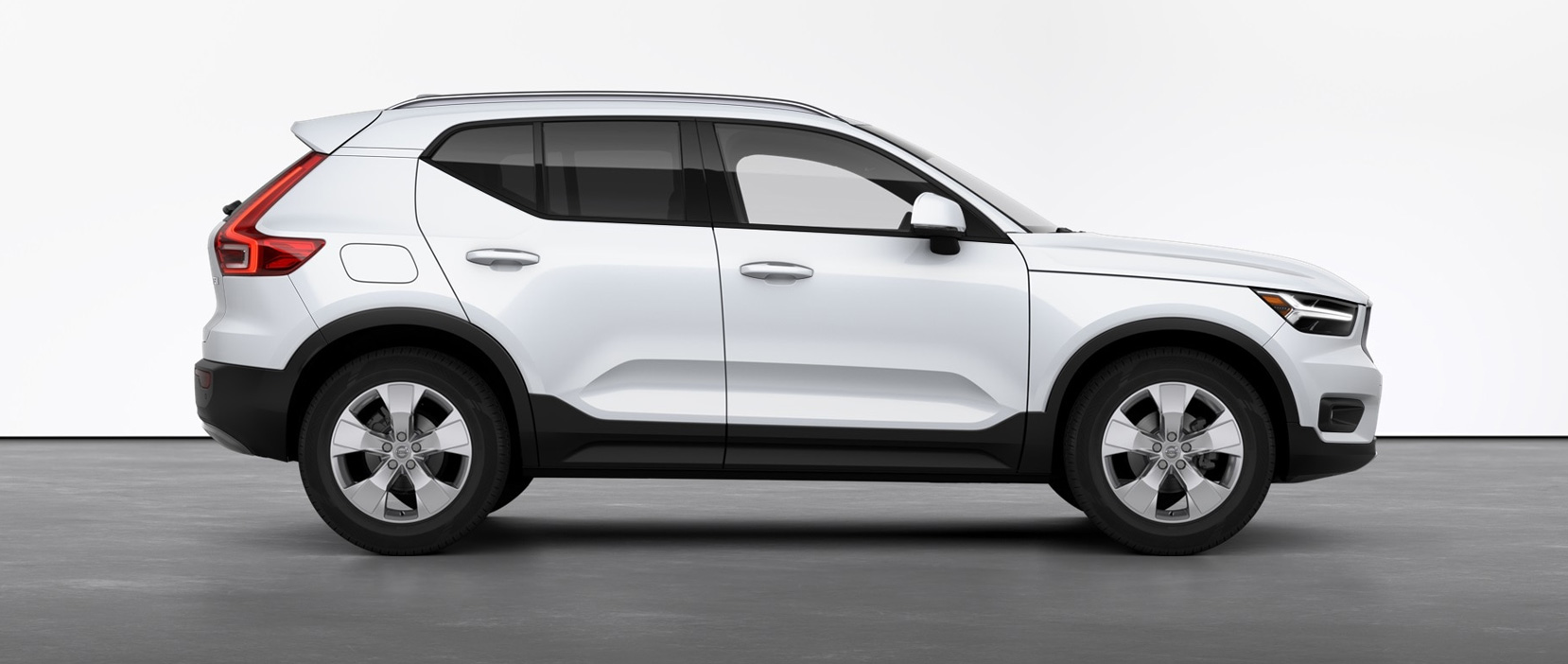 2021 Volvo XC40 T5 Momentum shown 2021 Volvo XC40 T5 Momentum shown