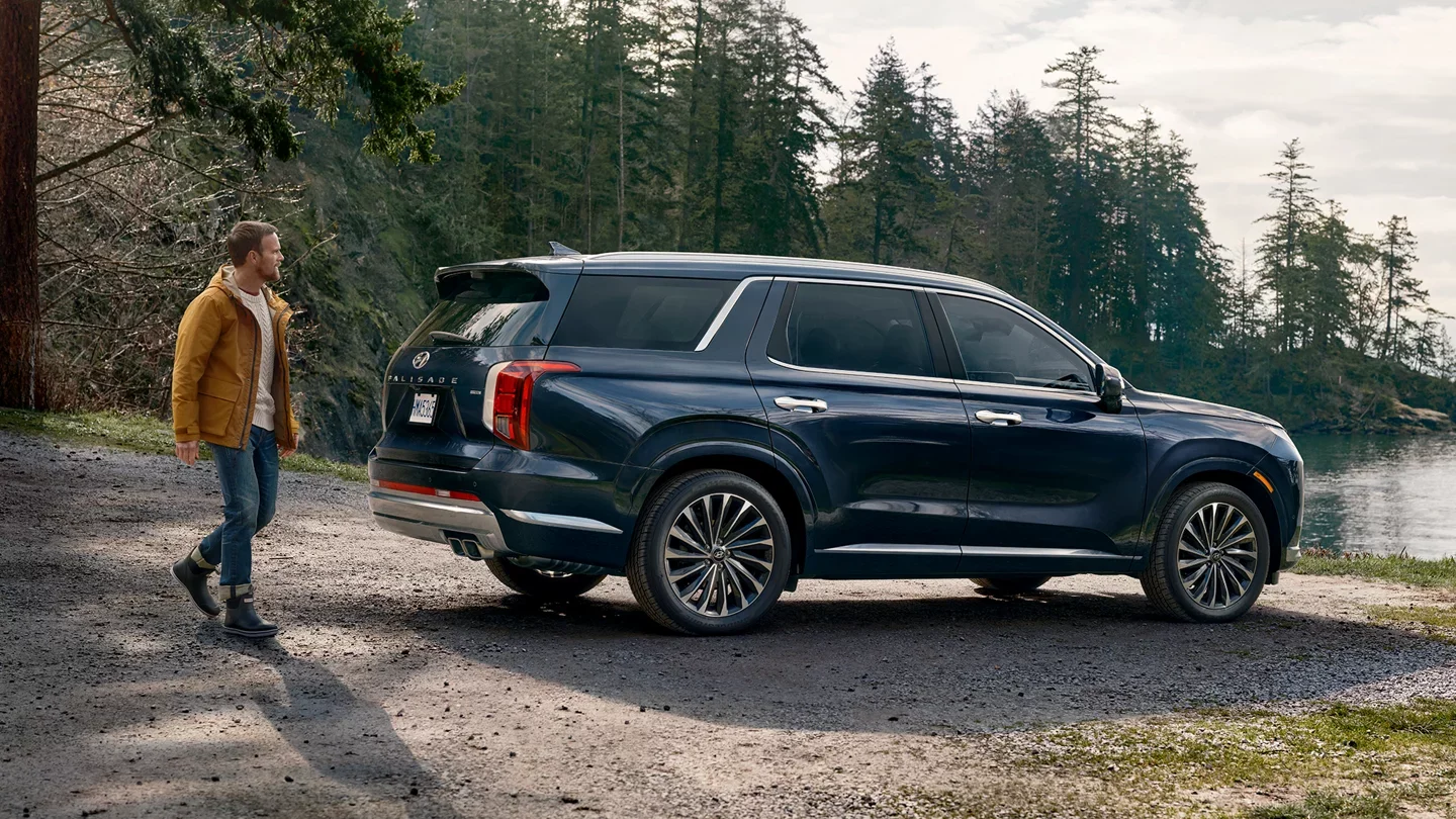 2025 Hyundai Palisade Parked on Dirt
