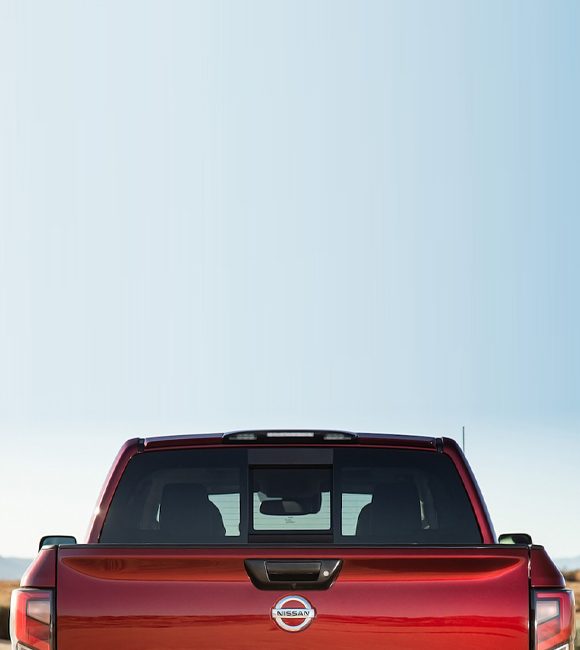 2020 Nissan Titan - Sliding rear window