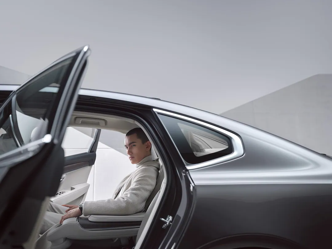 S90 lifestyle image