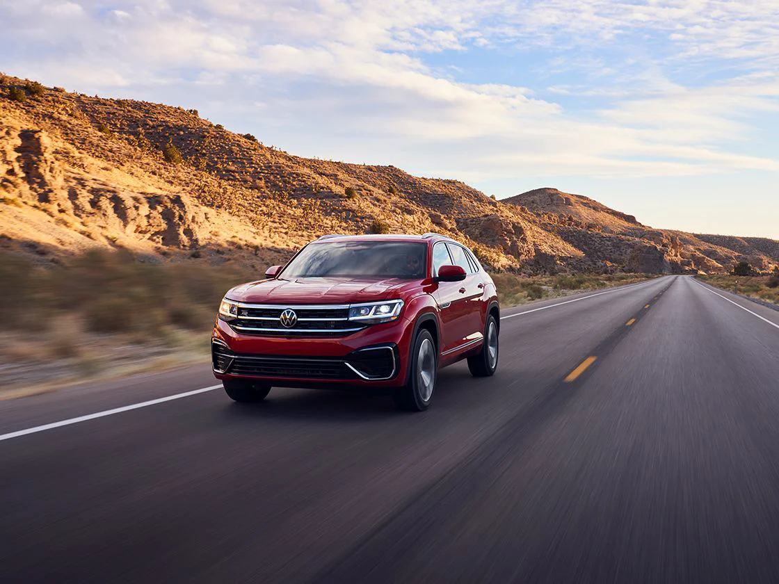 Atlas Cross Sport crusing on mountain road